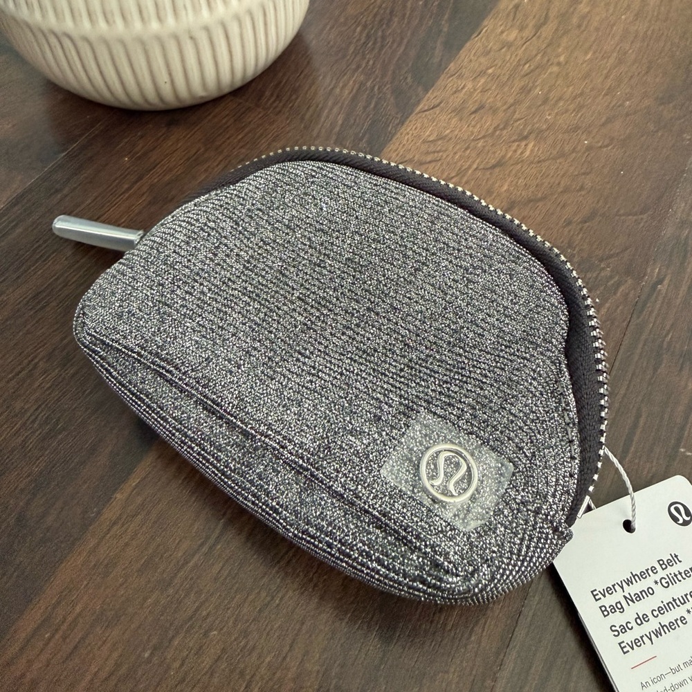 ๐ Lululemon Everywhere Belt Bag Nano - Glitter - Picture 9 of 15